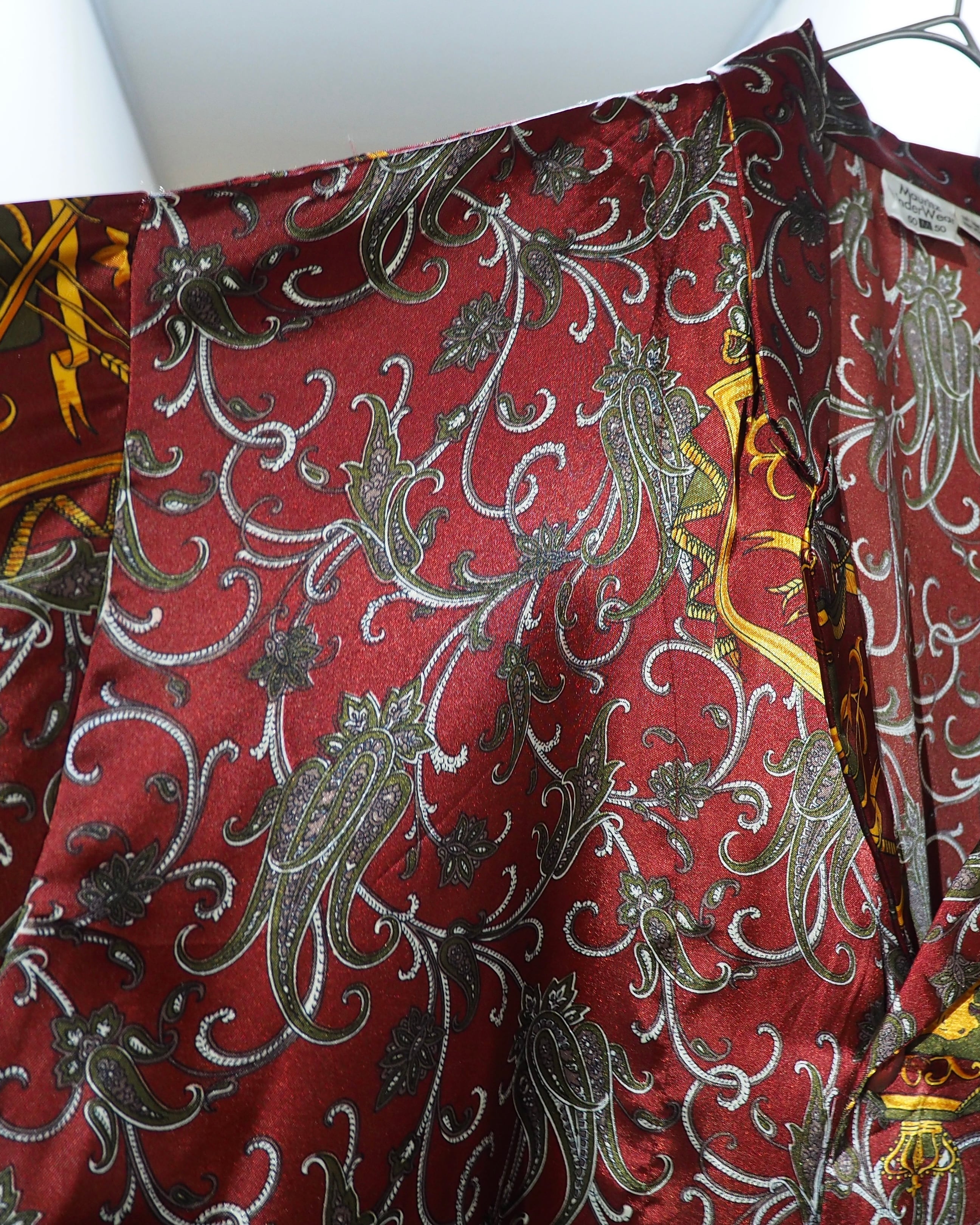 Beautiful Luxury Arabesque pattern vintage Drape loose Open collar Shirt