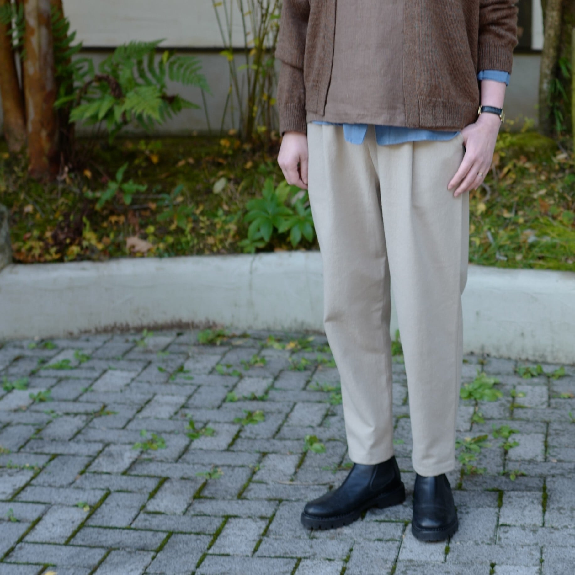 evam eva |cotton silk narrow pants (beige, sumi)