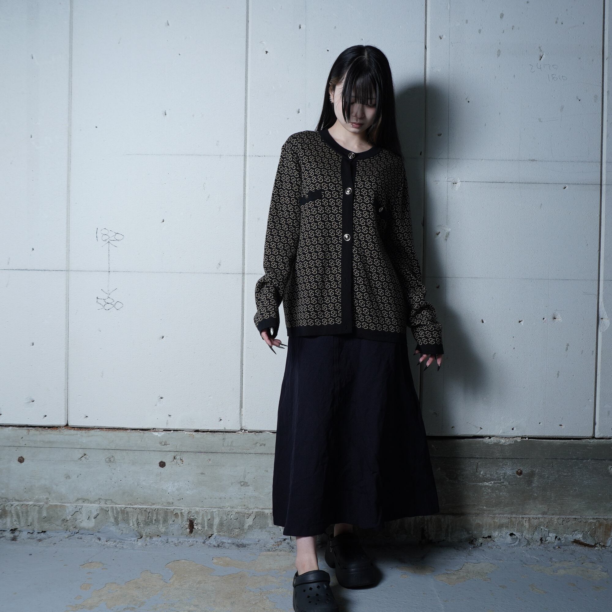 FERRAGAMO】フェラガモ ”VIRGIN WOOL100％”ガンチーニニット