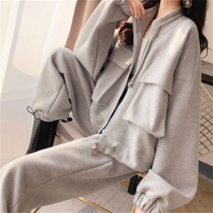 【送料無料】 パジャマ ルームウェア 部屋着レディース 部屋着 ナイトウェア 上下セット 2点セット ロング マキシ 袖あり 長袖 クルーネック Aライン フレア プルオーバー スウェット 可愛い 大人可愛い きれいめ シンプル カジュアル コンサバ 大人 おしゃれ お洒落 こなれ感 ラフ ヘルシー 無地 春 20代 30代 40代 レディース 女性 休日 お出かけ 買い物 日常使い 普段使い オルチャン 韓国系 ファッション ポケット 楽ちん 体型カバー 定番 プチプラ 着痩せ インスタ映え