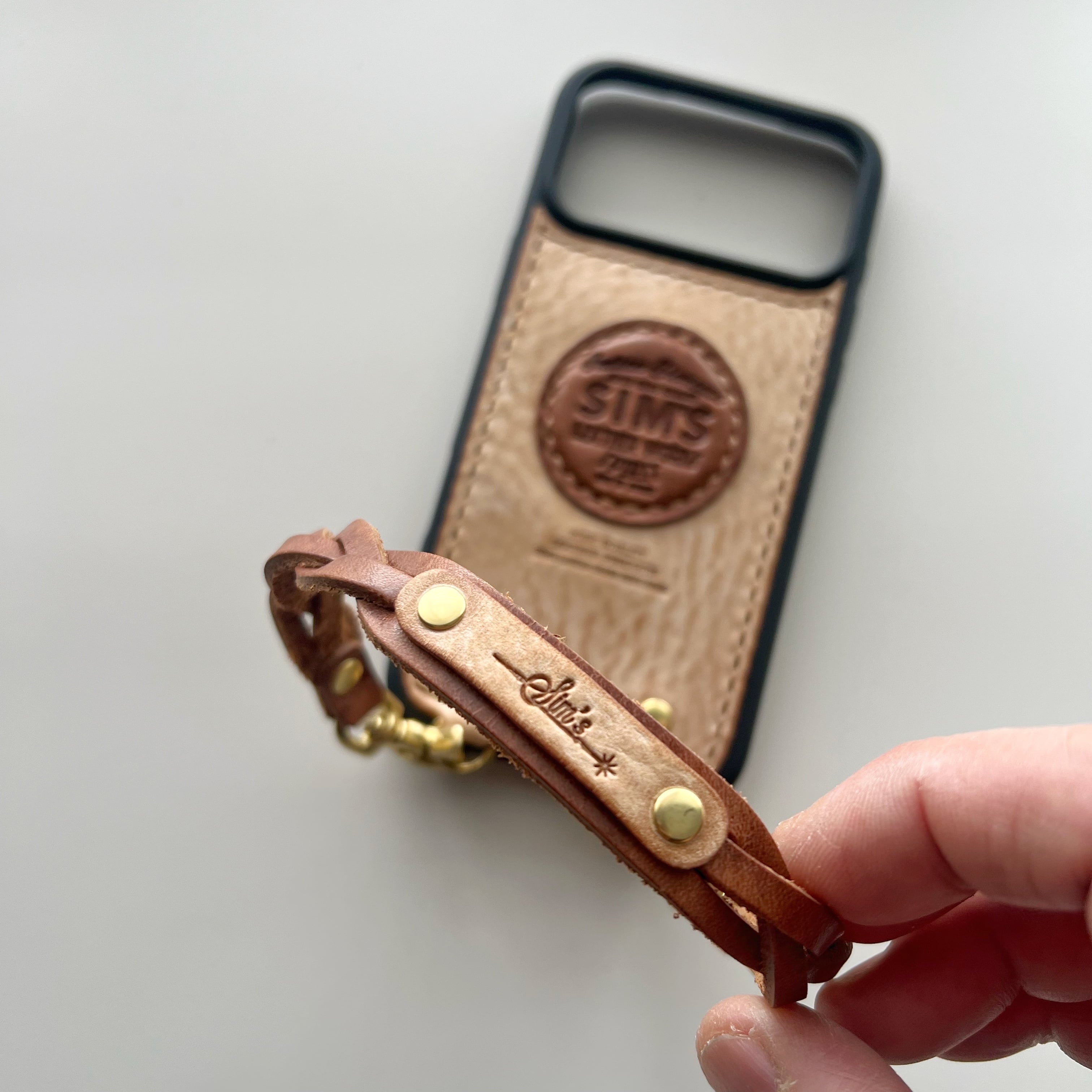 Semi order 】スマホ用 ハンドストラップ (編み込み) | Sim's Leather