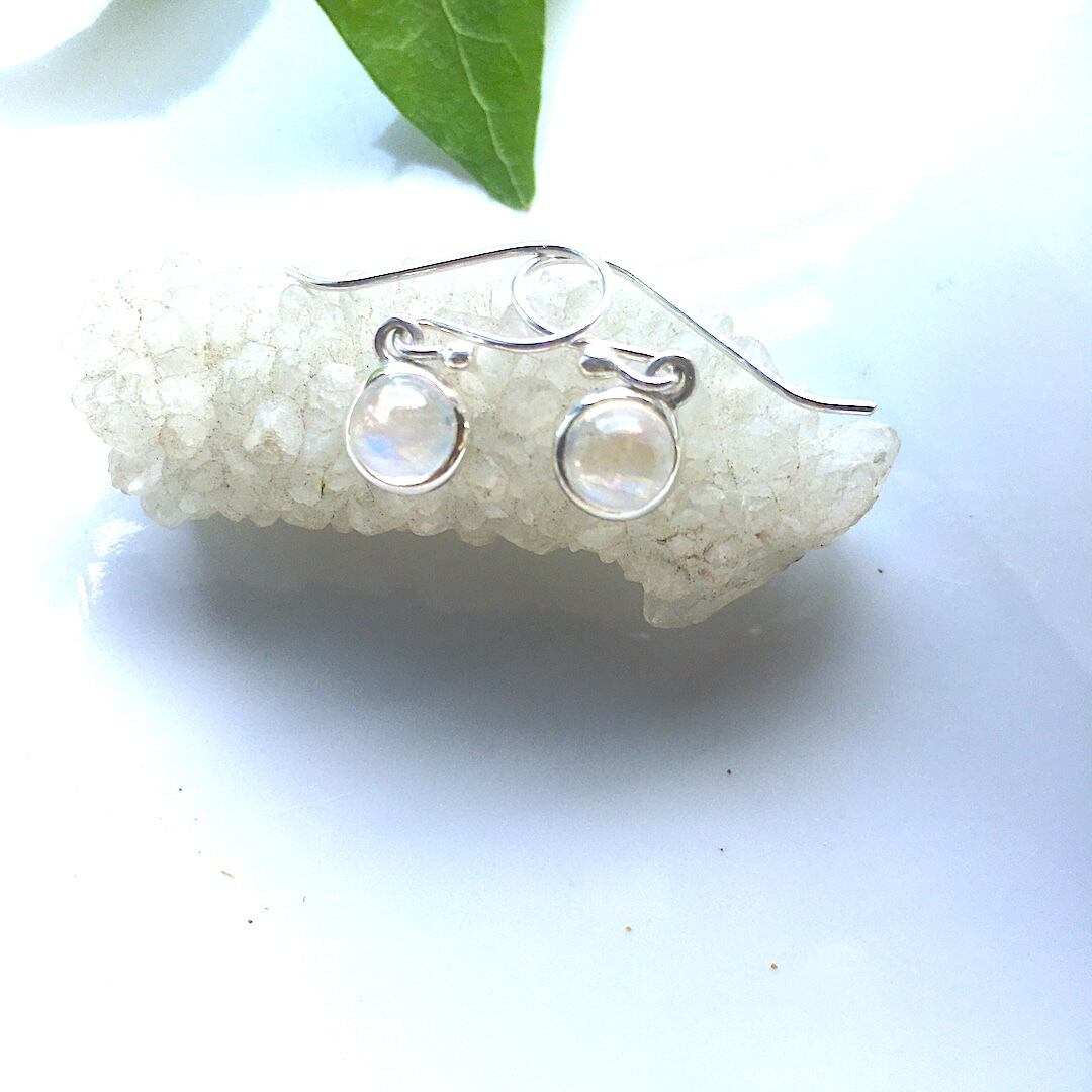 【SV925】✦6月の誕生石✦⋆.満月レインボームーンストーンピアス⋆.·Moon Light.·✦