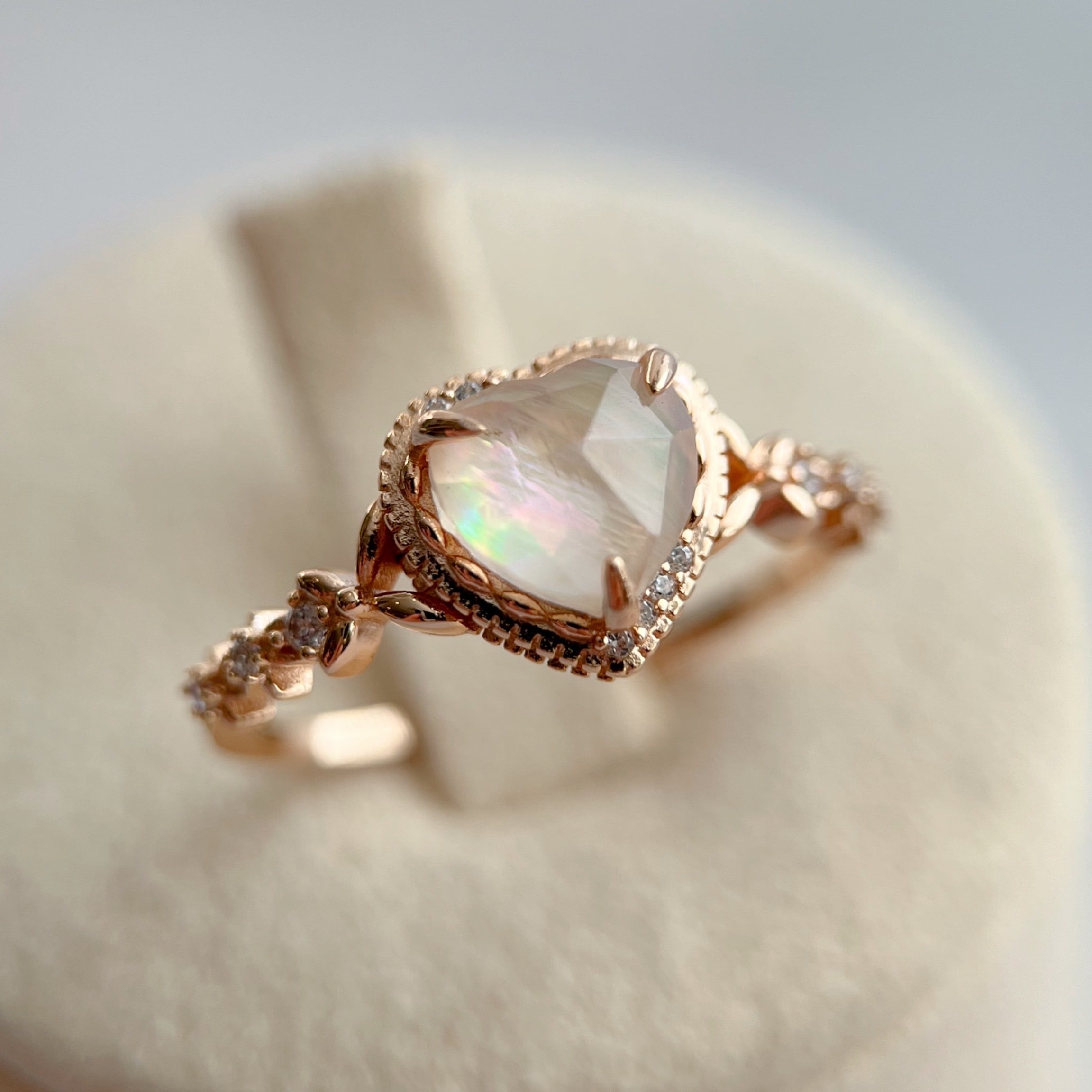 天然クリスタル＆マザーオブパール　ハートリング　silver925製