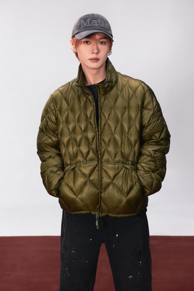 ★Stray Kids リノ 着用！【MATIN KIM】MIX QUILTED LIGHT DOWN JUMPER IN KHAKI