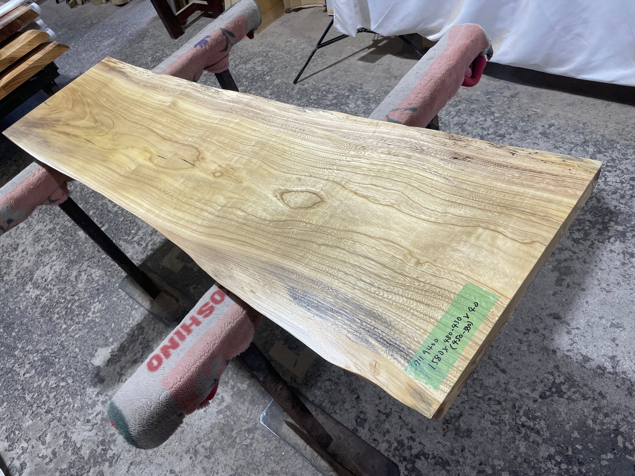 ローテーブル | 銘木無垢材一枚板の来宝綜合銘木工業株式会社