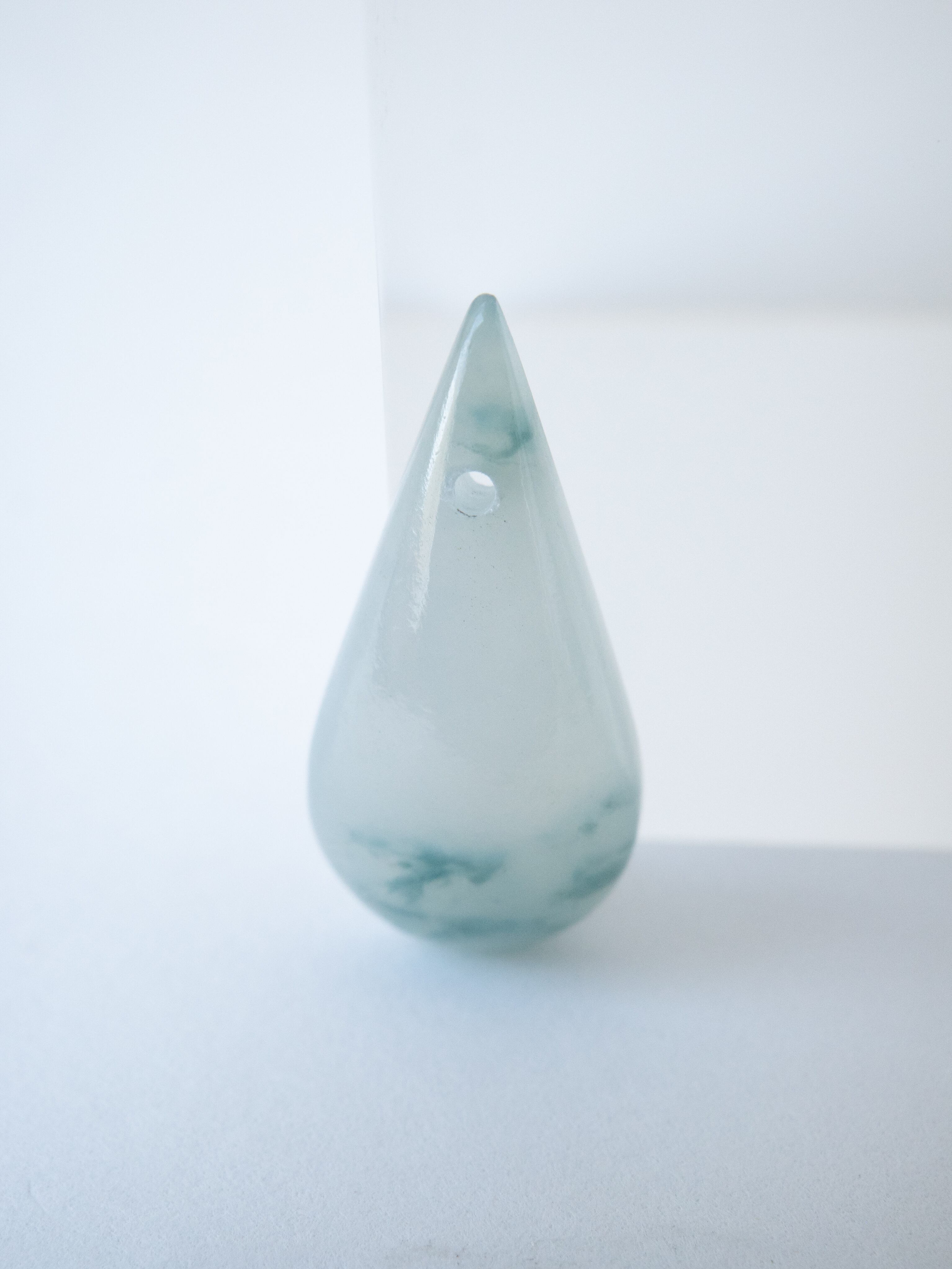 翡翠 (穴あき)- b05