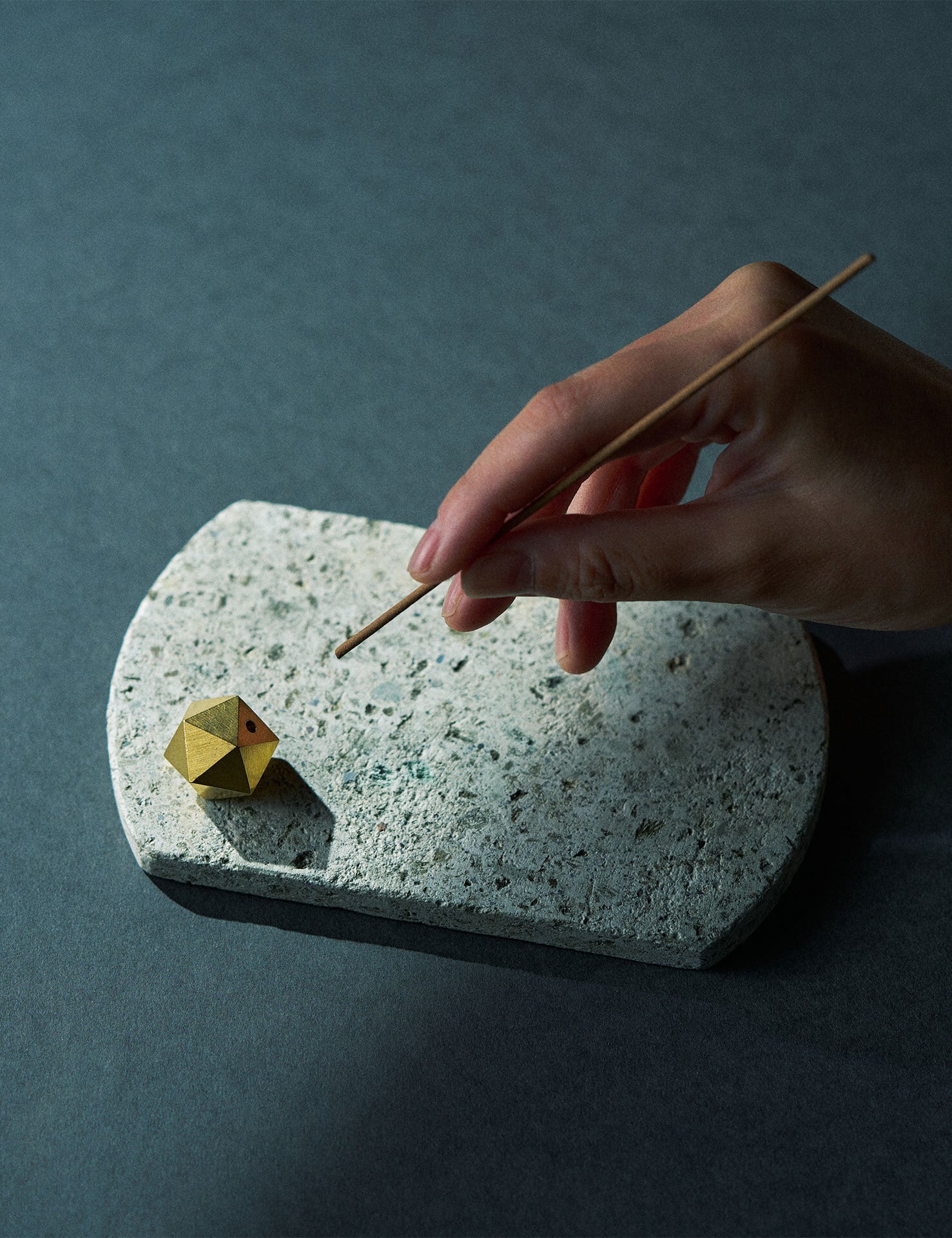 Oya Incense Set<brass> | NAGAE+公式オンラインストア Oya Incense Set<brass> | NAGAE+公式オンラインストア