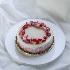 raw strawberry cheese cake