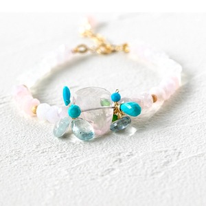 水色の花咲くローズ｜ローズクォーツ＆スリーピングビューティーターコイズ ブレスレット 14kgf