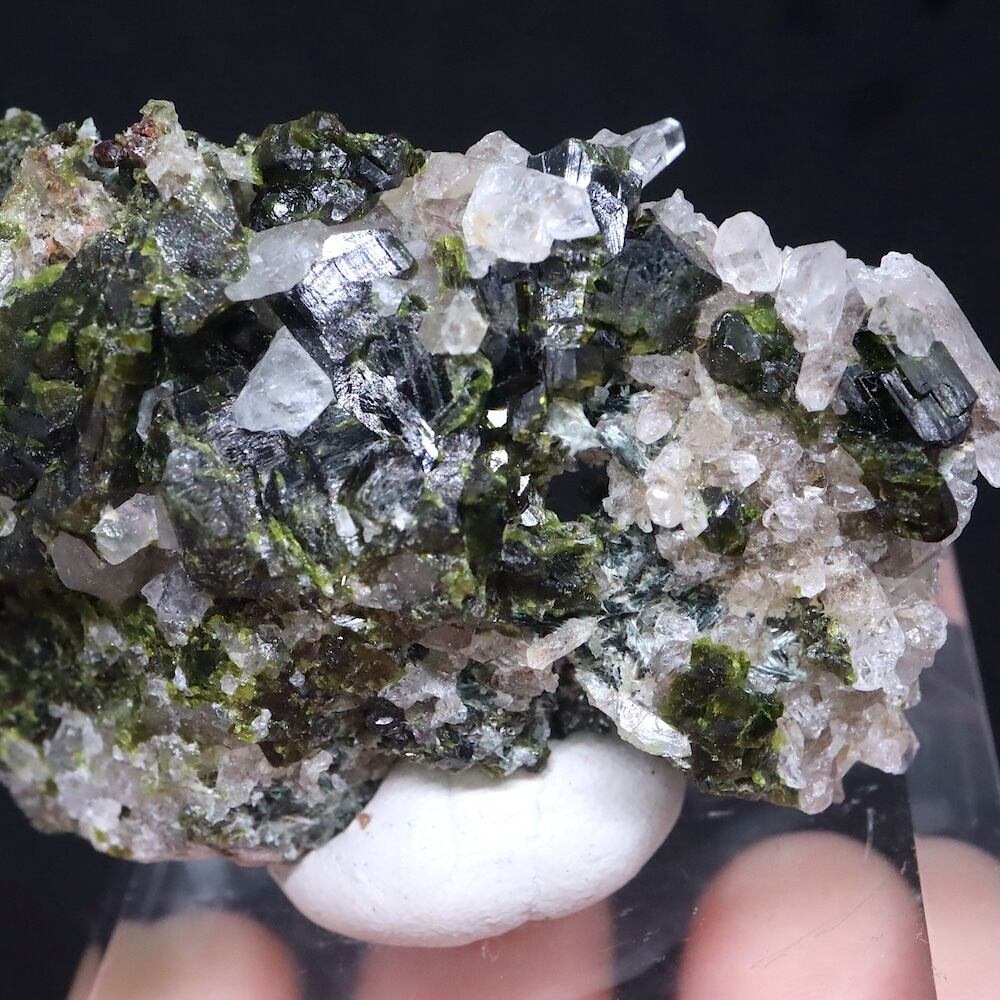 エピドート 緑簾石 クォーツ水晶 40.7g EPD079 原石 鉱物 天然石