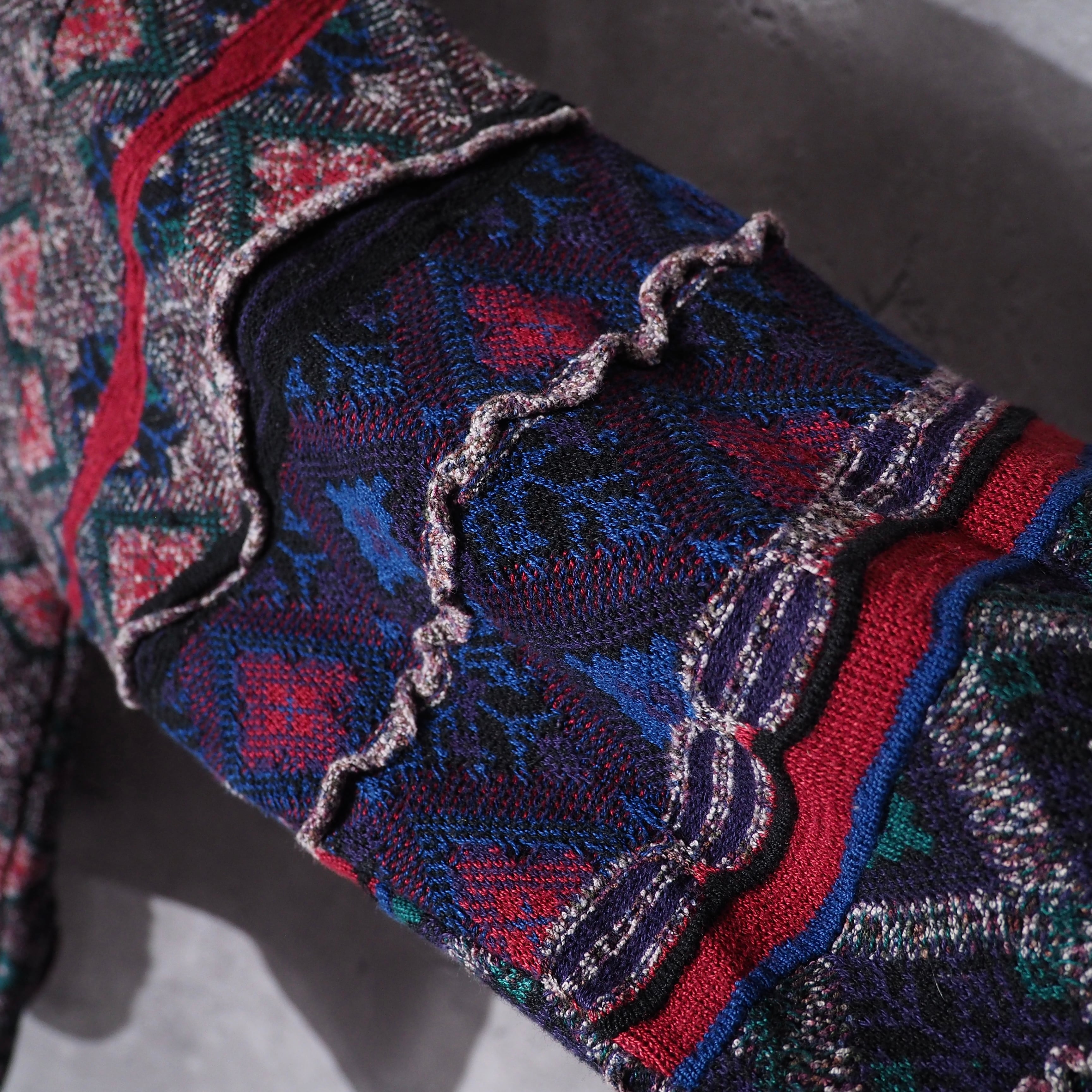 ” TUNDRA ” Bewitching chaos pattern Weaving vintage loose 3D Knit