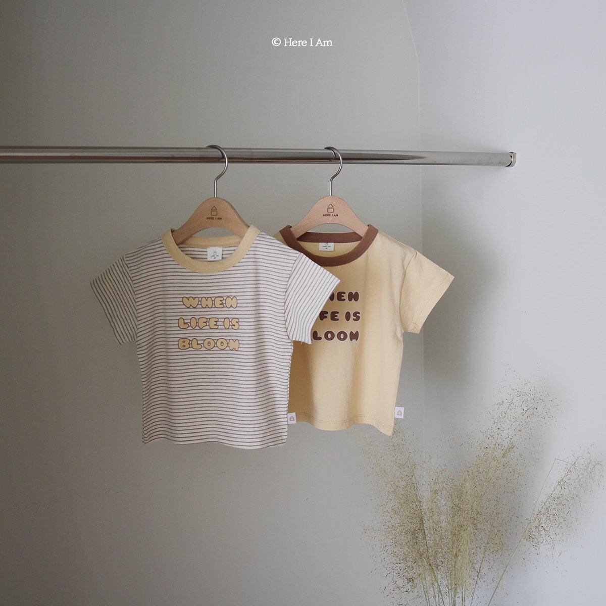 [お取り寄せ] bloom lettering tee/ iam