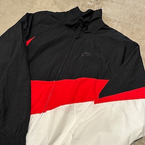 NIKE BIG SWOOSH WOVEN JACKET BLACK/WHITE/RED M