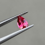 レッドスピネル 7.4x4.7x3.1mm,0.70ct, ベトナム産