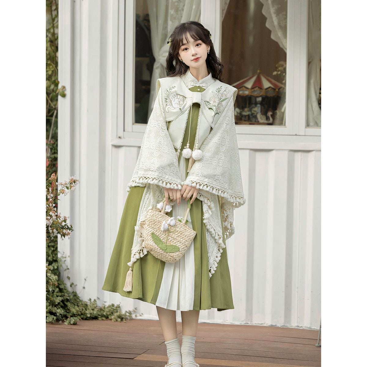 カネコイサオ フラワー モチーフ 編み込み ケープ 中古 KANEKO ISAO - カネコイサオ 美品 花モチーフ ケープの通販 by