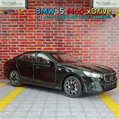 BMW i5 M60 ミニカー 1/24 全4色 ライト点灯 エンジンサウンド 合金モデル 模型 ジオラマ