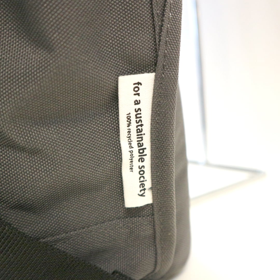 BRAIN STORAGE】リサイクルポリエステルメッセンジャーバッグ | BRAIN