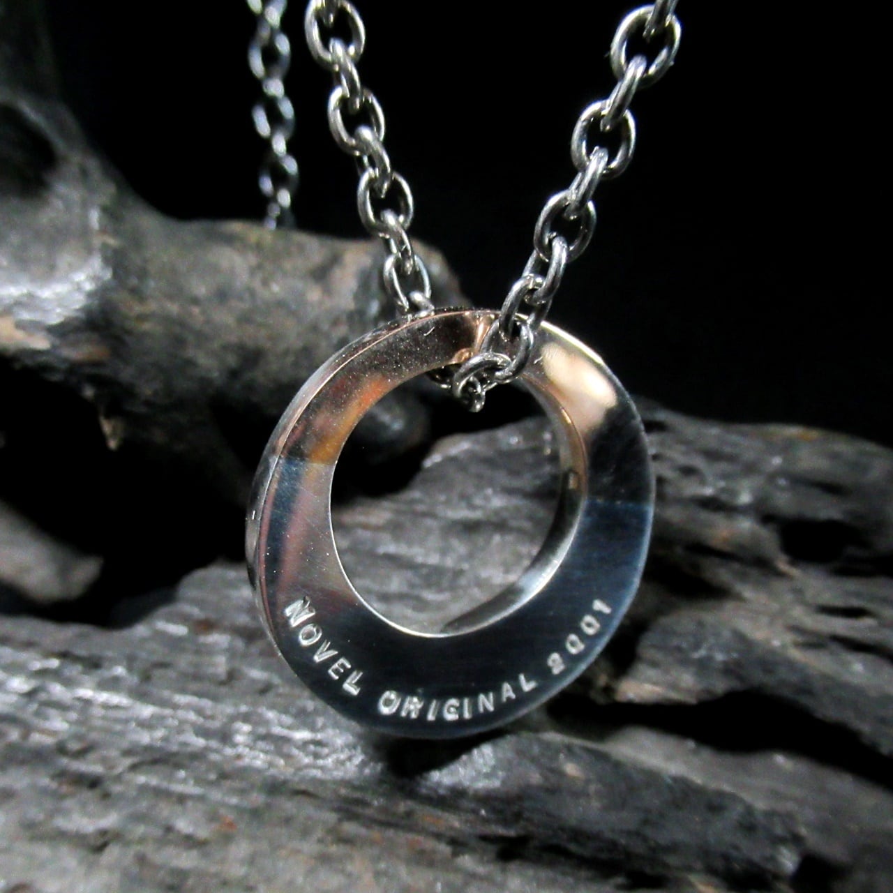 PENDANT | ARMS