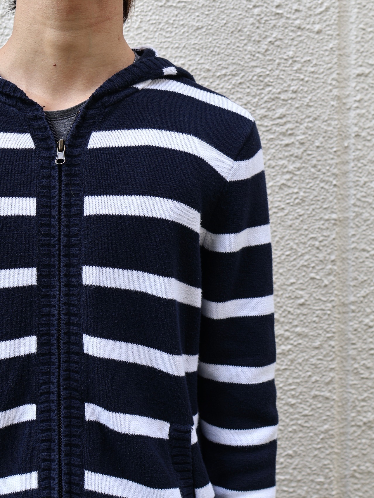 border zip up hoodie