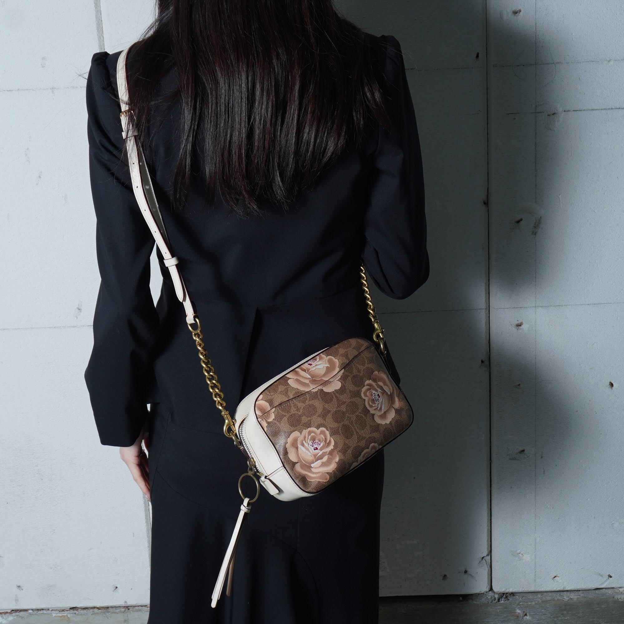 COACH】コーチ 花柄・シグネチャーレザーショルダーバッグ white&brown