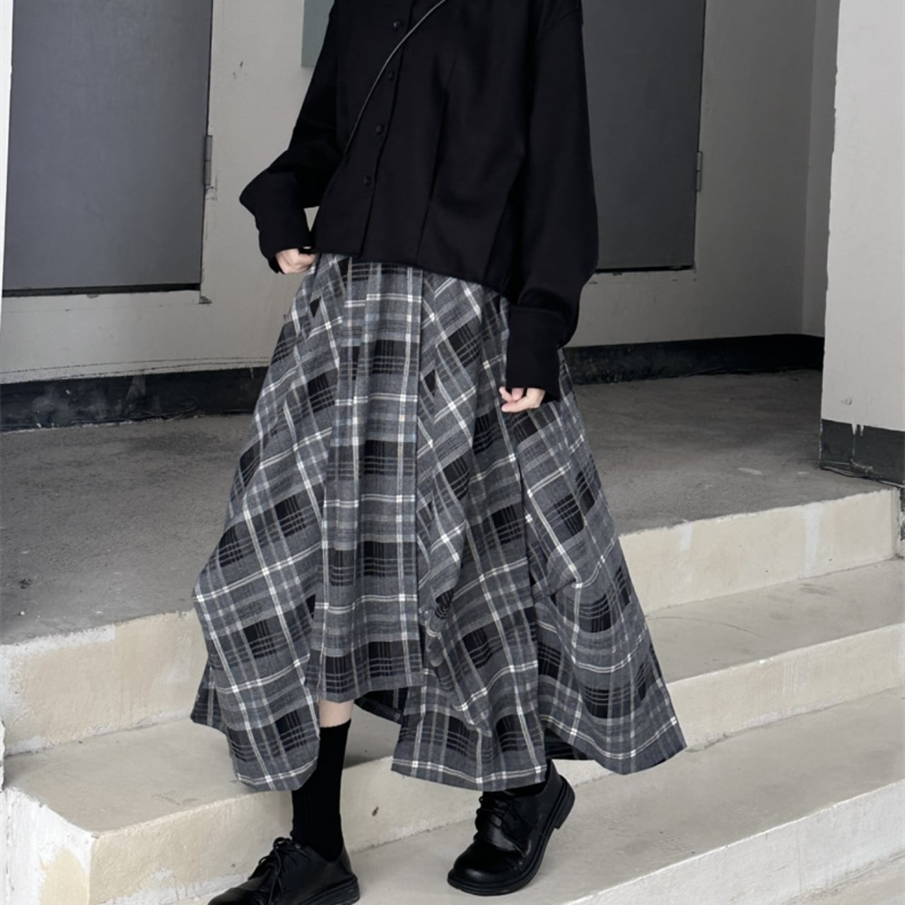 Asymmetrical Check Midi Skirt 00941