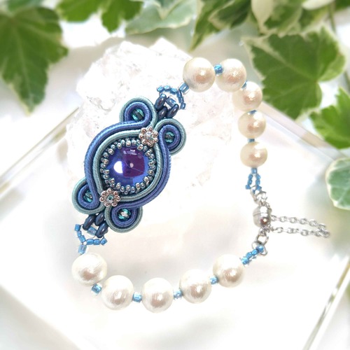 【ブレスレット】脱着ストレスフリー！深海と泡が人魚のジュエリーのようなソウタシエのブレスレット　池内章子先生作