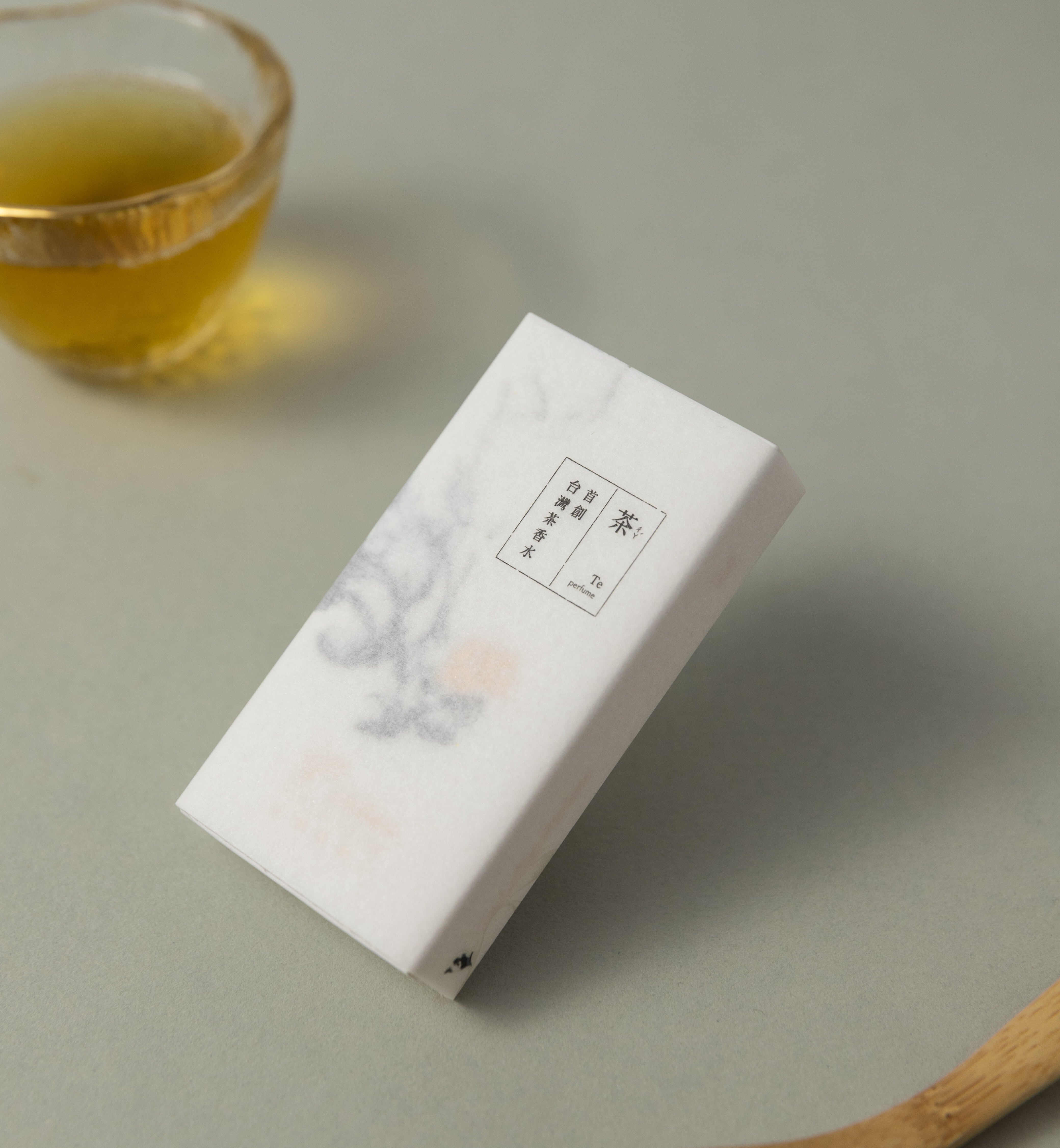 台湾茗香水 オードパルファン 3ml | P.Seven茶香水