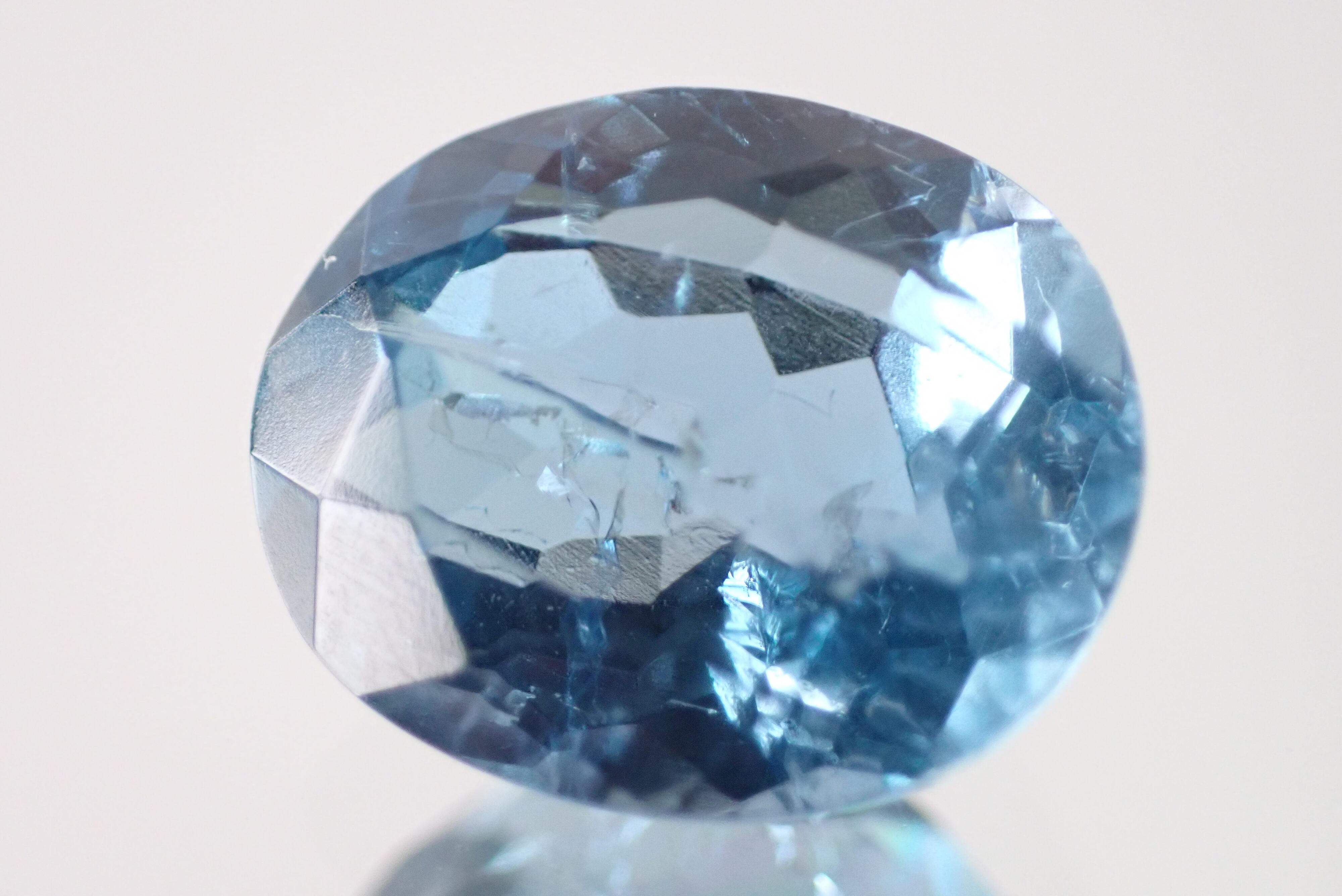 クラックロンドンブルートパーズ 4.25ct [C3‐15] | differencee