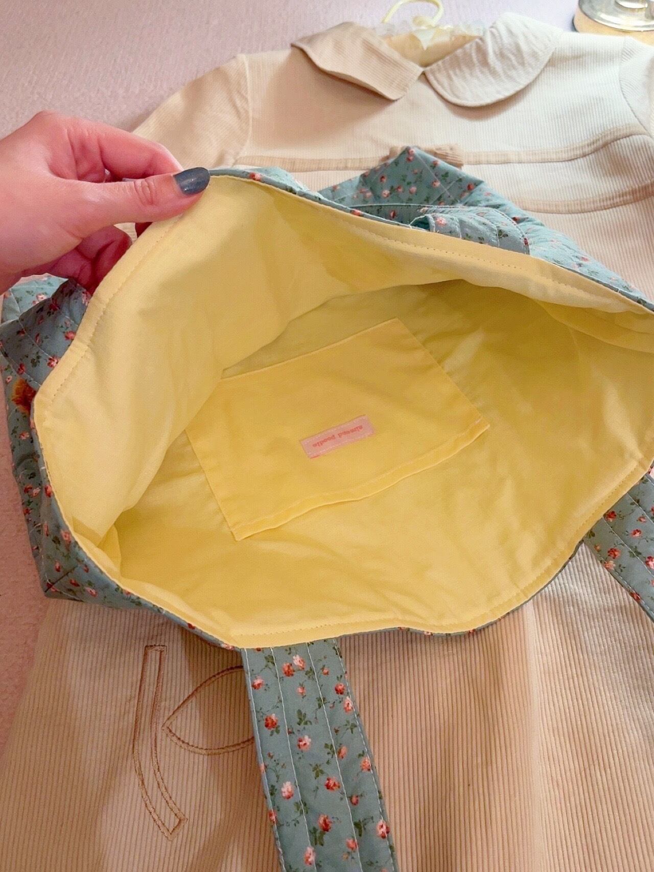 original / saxe blue flower quilting tote bag