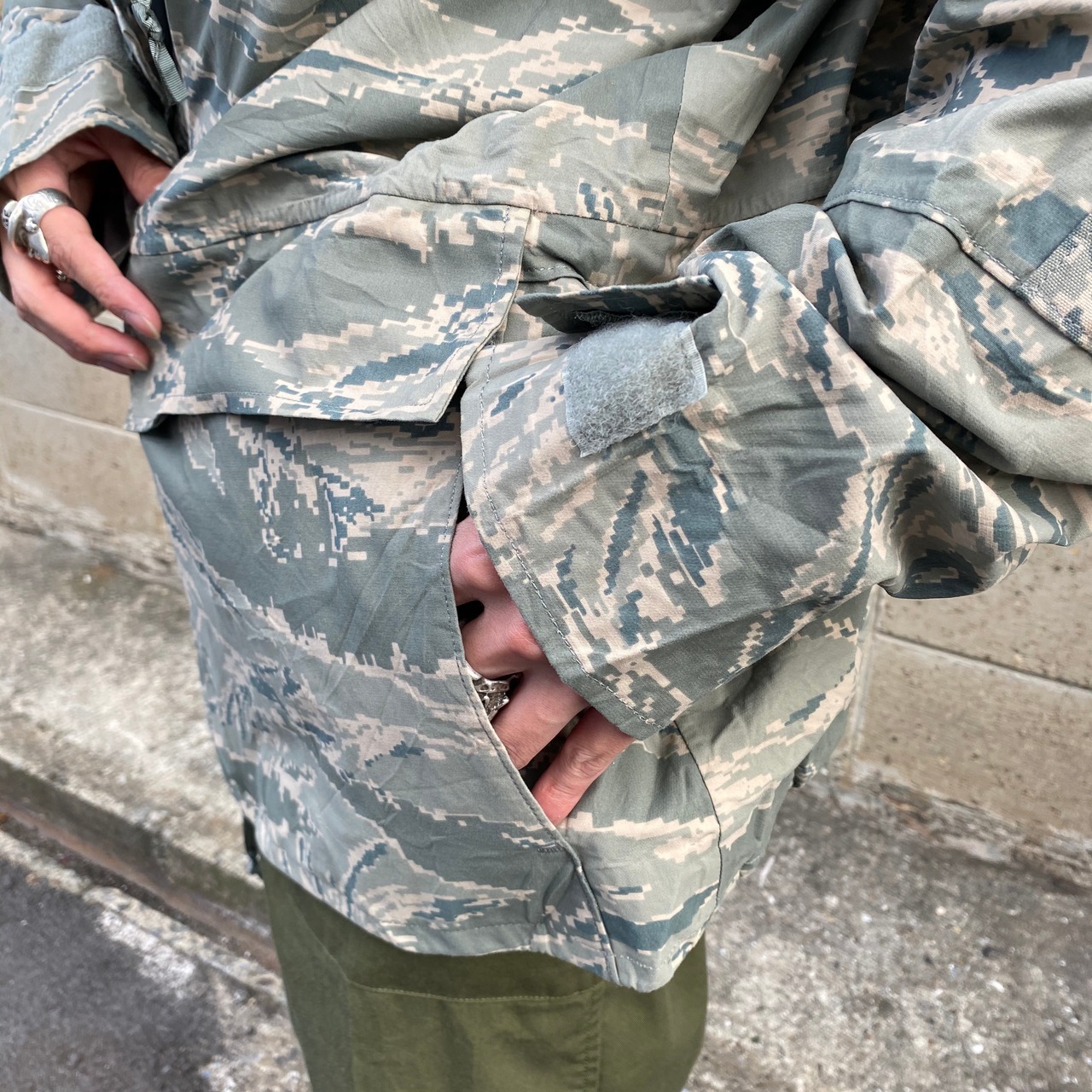 09年納品 U.S.AIR FORCE 米軍実品 APECS ABU デジタルタイガーカモ 