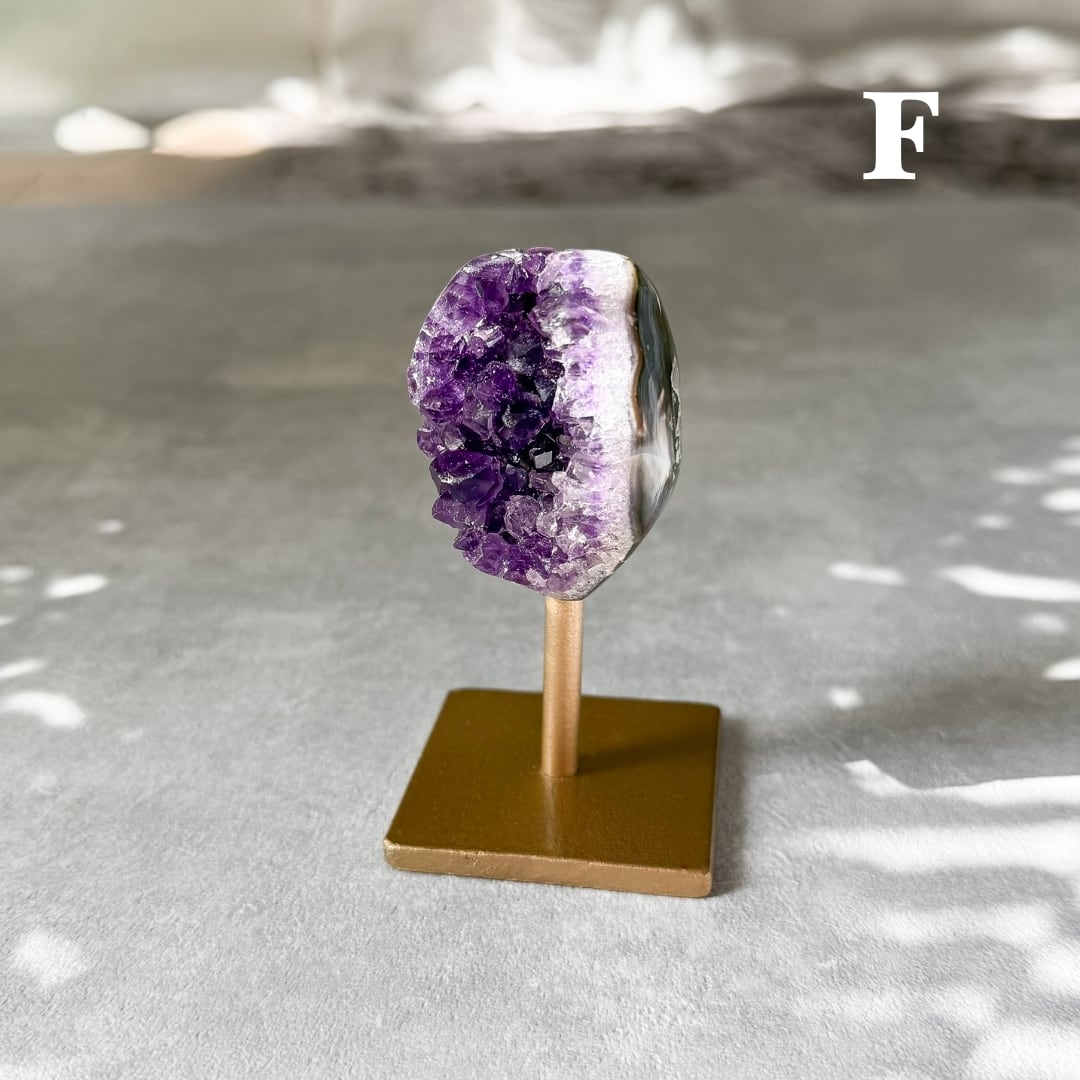 アメジスト スタンド付き （ゴールド）【送料無料】｜Amethyst on Iron