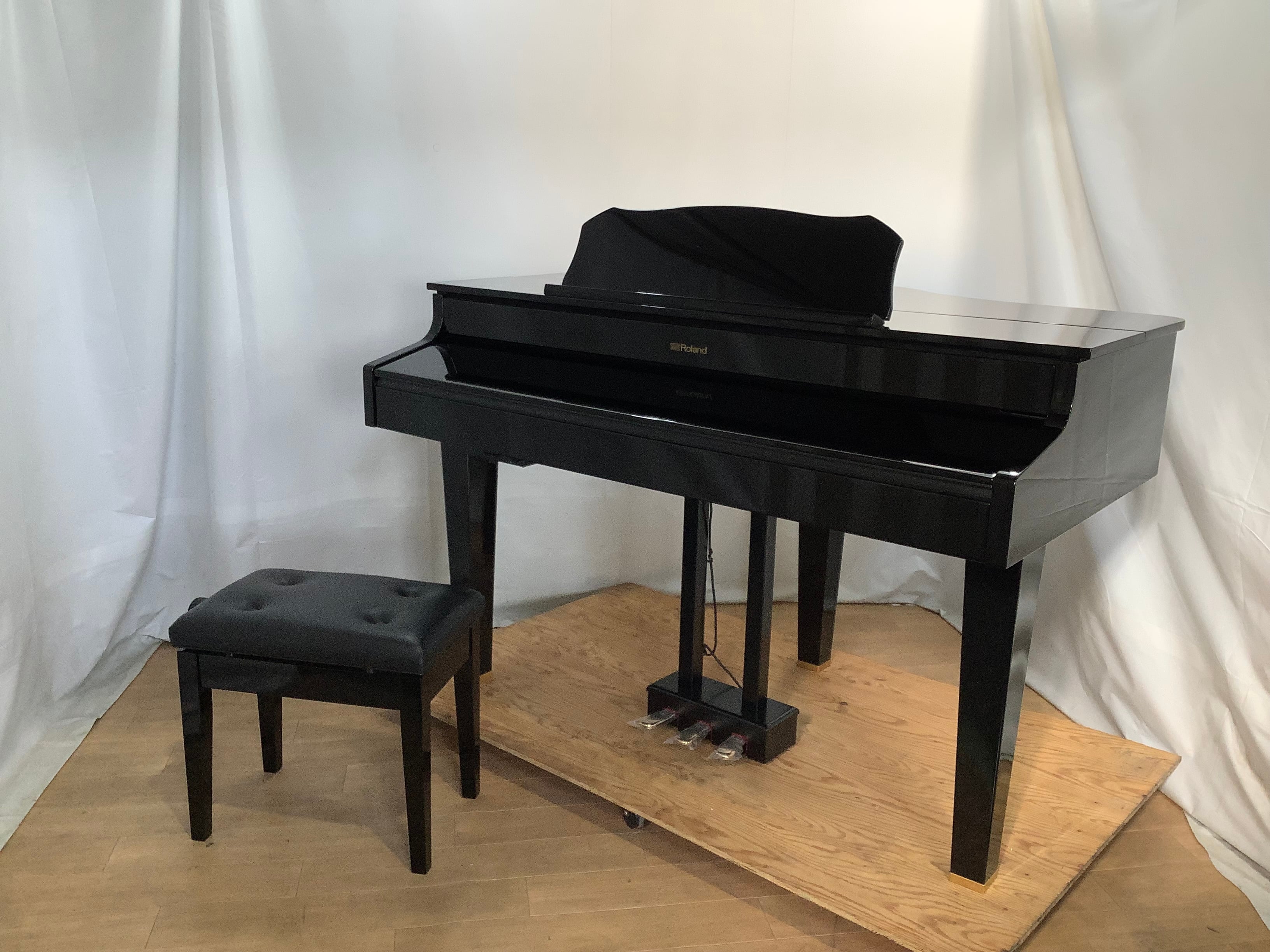 ★ 62074【電子ピアノ】ROLAND　GP607PE　16年製 ☆ 62074【電子ピアノ】ROLAND GP607PE 16年製 | リユース専門店