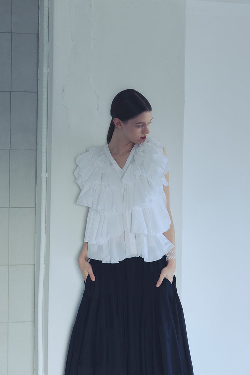 【ホワイト】レイヤードラッフルブラウス qualite｜レイヤードラッフルブラウス | Rakuten Fashion(楽天