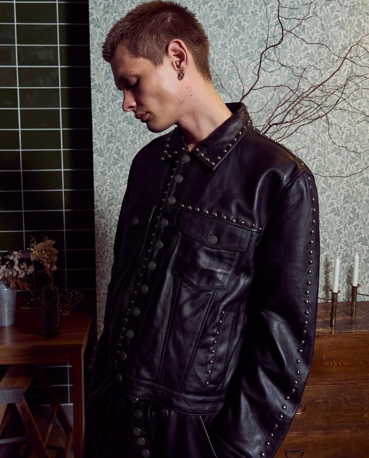 A Good Bad Influence / studs leather jacket