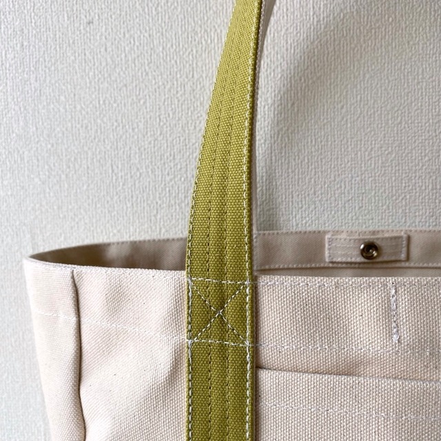 「軽いボックストート」通勤サイズ「生成り×ヒワグリーン」／倉敷帆布 8号帆布【受注制作】