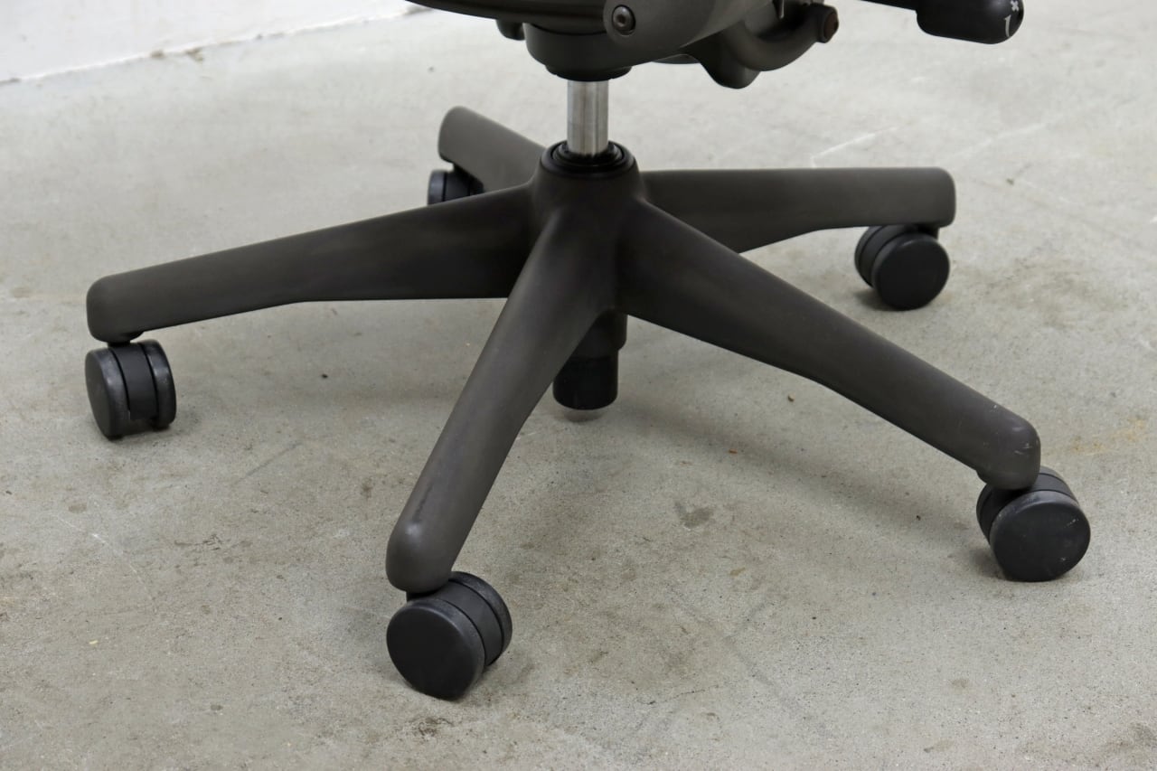 Herman miller Aeron Chair ハーマンミラー アーロンチェア Bサイズ