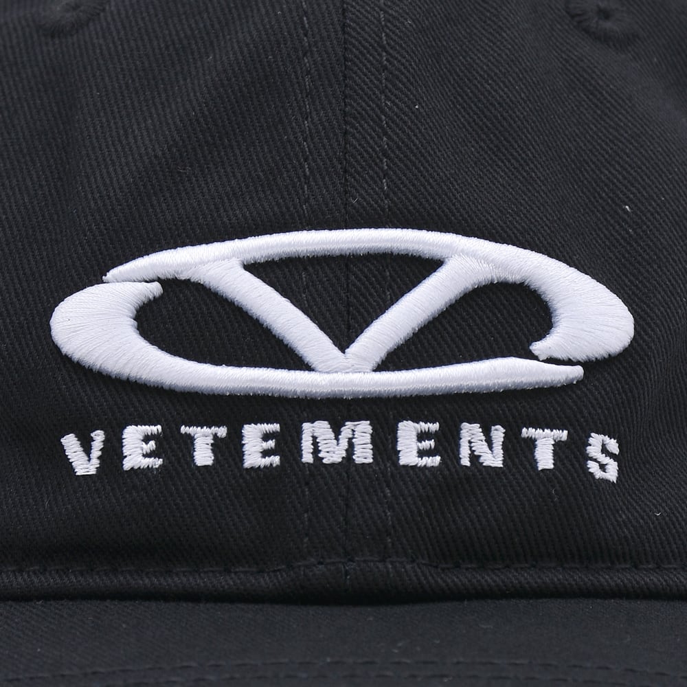 VETEMENTS】OVAL LOGO CAP | AYIN