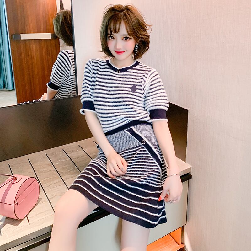 ストライプニットラウンドネックブラウス ハイウェストウェストスリムスカート スプリングサマー 春物 夏物 Oネック MIUCO45224222095