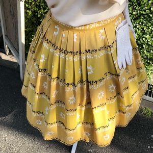 VINTAGE yellow cotton print skirt