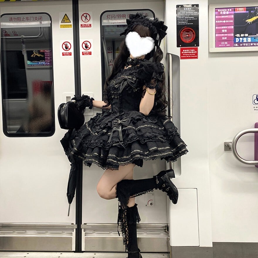 地雷系 ジャンパースカート ダーク Gothic レース ふんわり レイヤード