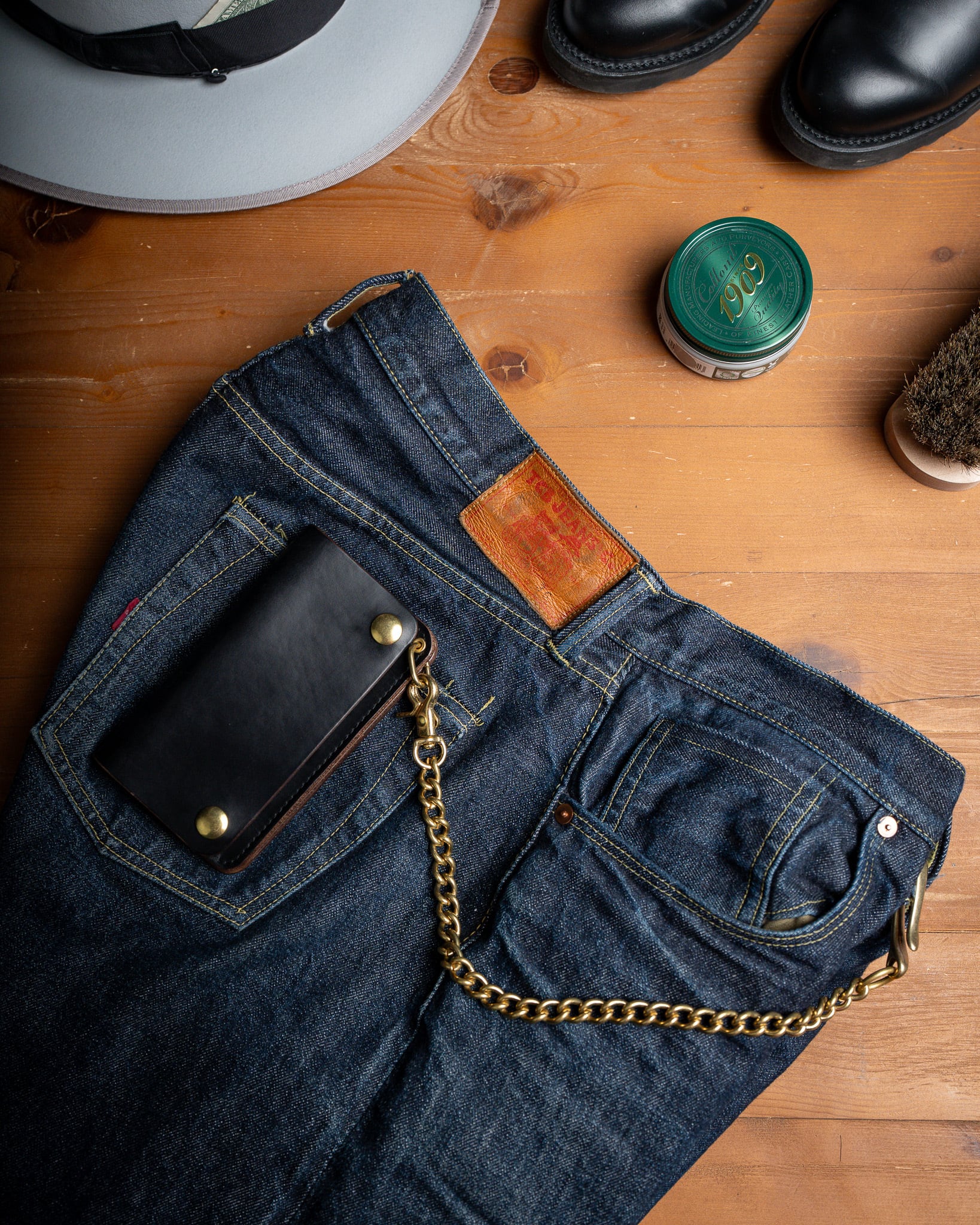 Additive and Line】Middle Tracker Wallet TWM-004 Horween
