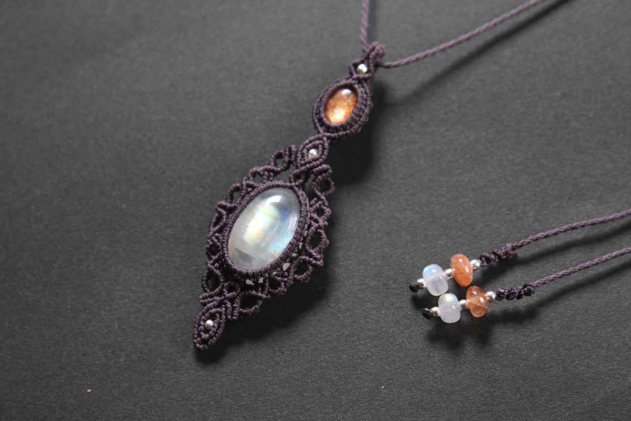Rainbow moonstone & Sunstone micro macrame pendant