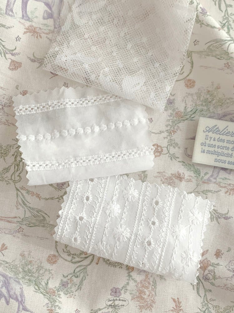 【予約】パンチングフラワー　刺繍レースコットン生地