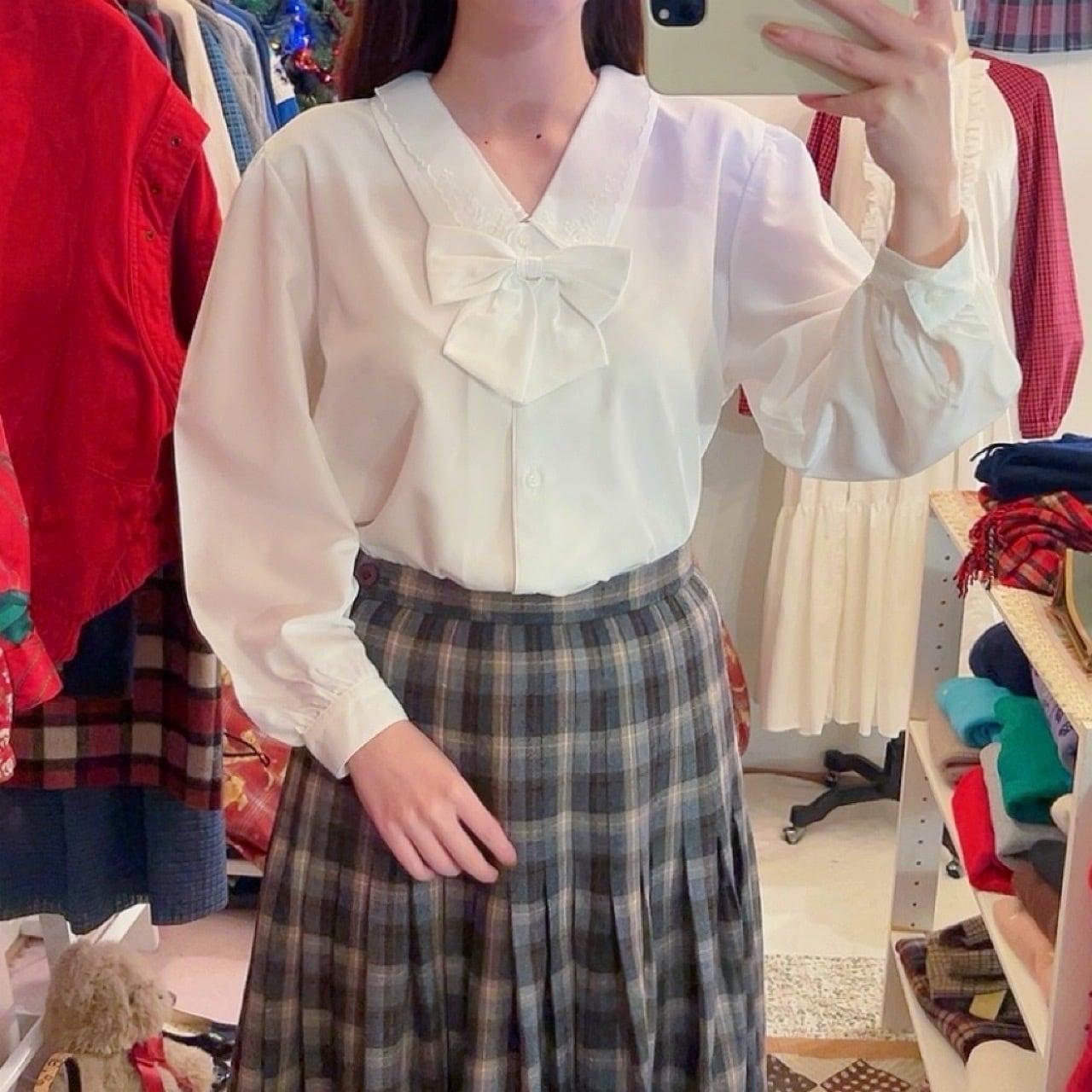 ribbon brooch white blouse