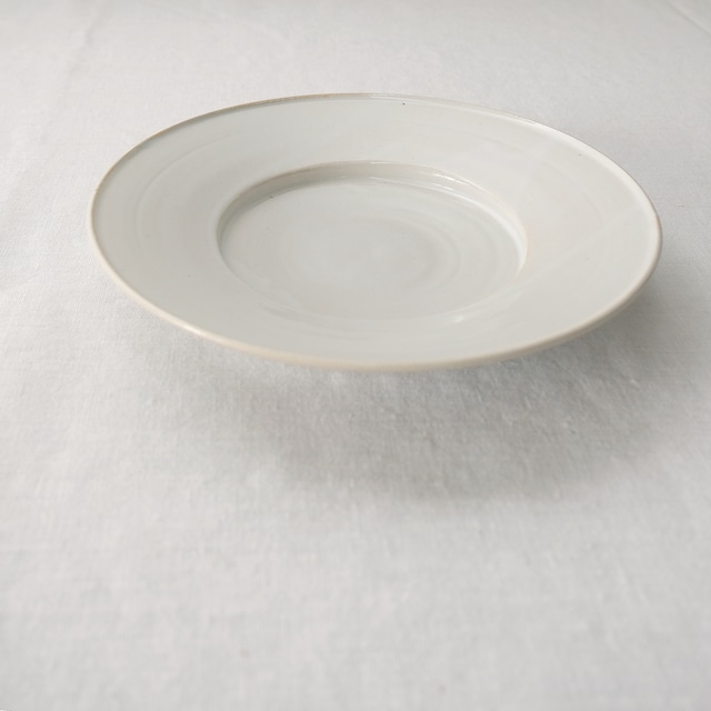三浦ナオコ　Naoko Miura  乳白リム皿　no.16