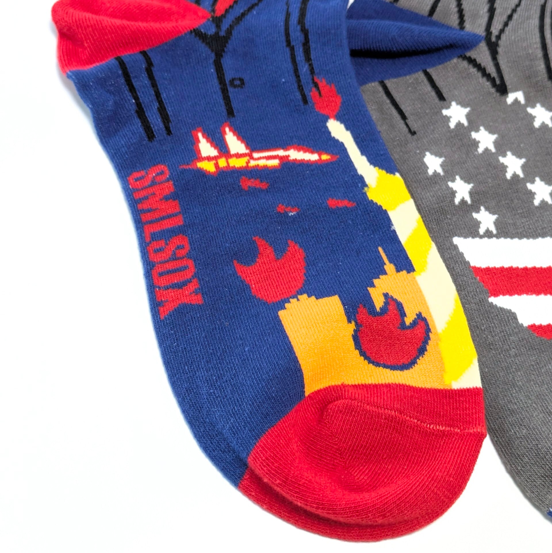 ♧【 crew socks / クルーソックス 】Beavis and Butt-Head（ ビーバス・アンド・バットヘッド ）『 ドナルド・トランプ & ジョー・バイデン / 大統領パロディソックス /  靴下 / ソックス〚アメリカン雑貨 アメトイ〛