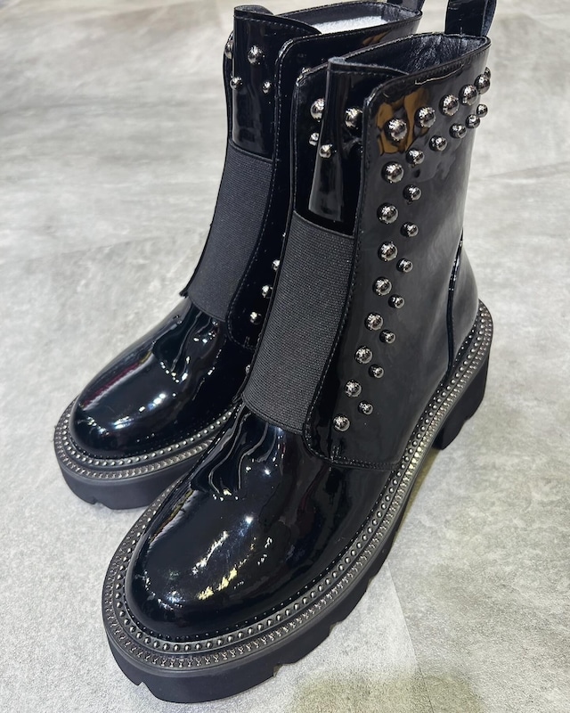 シスター　Sister　　エナメルブーツ