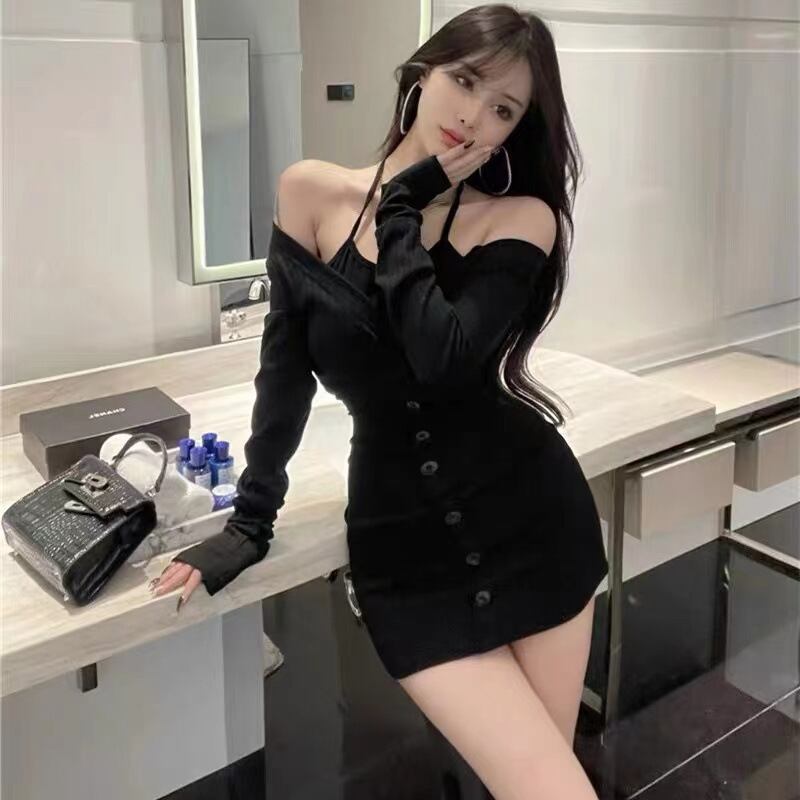 【新作】【送料無料】 フランスのセクシーな純粋な欲望スタイル黒偽ツーピースホルターネックドレス女性のためのニッチデザインスリムヒップカバーボトスカート 0247106169816