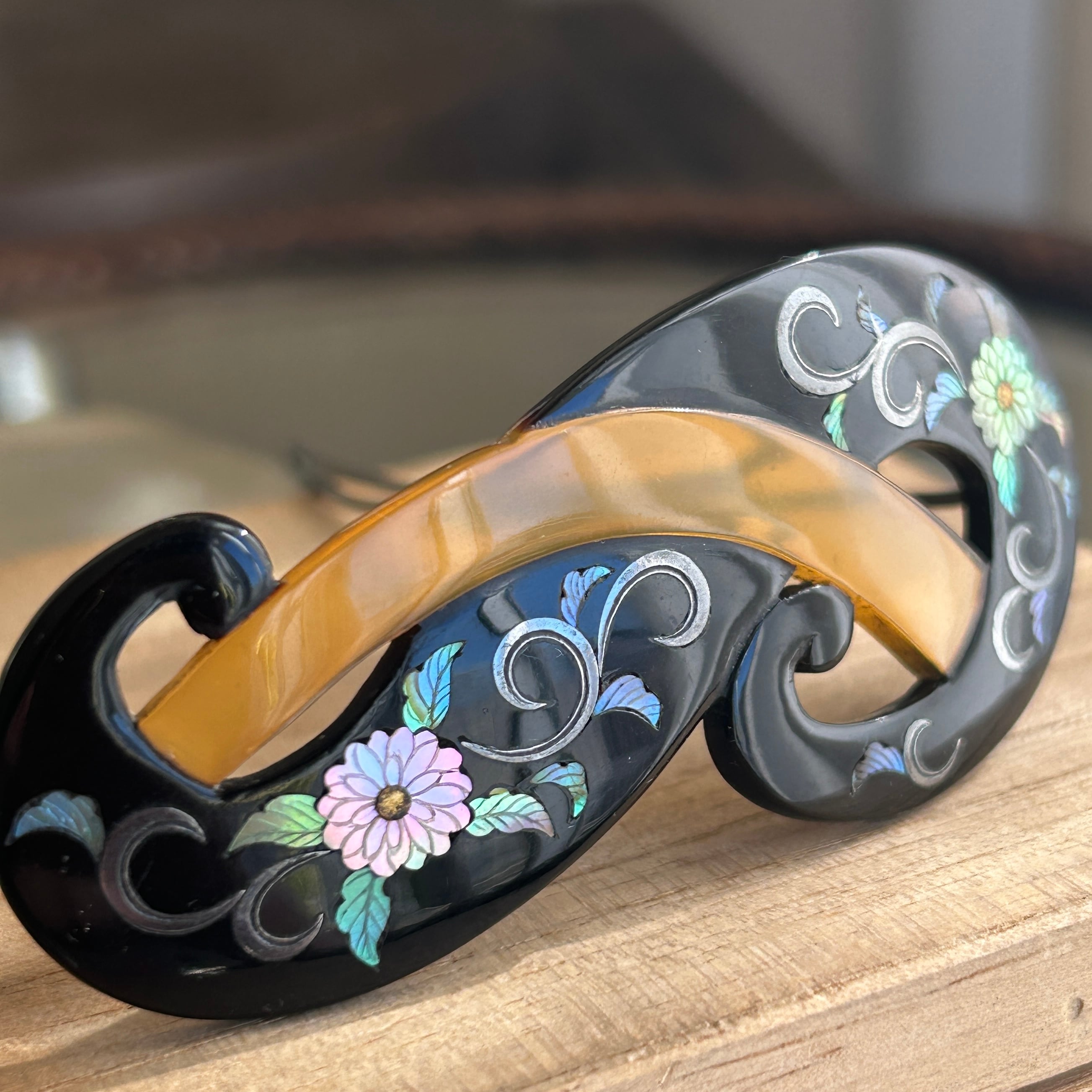 アンティーク　鼈甲二色に螺鈿銀象嵌のバレッタ