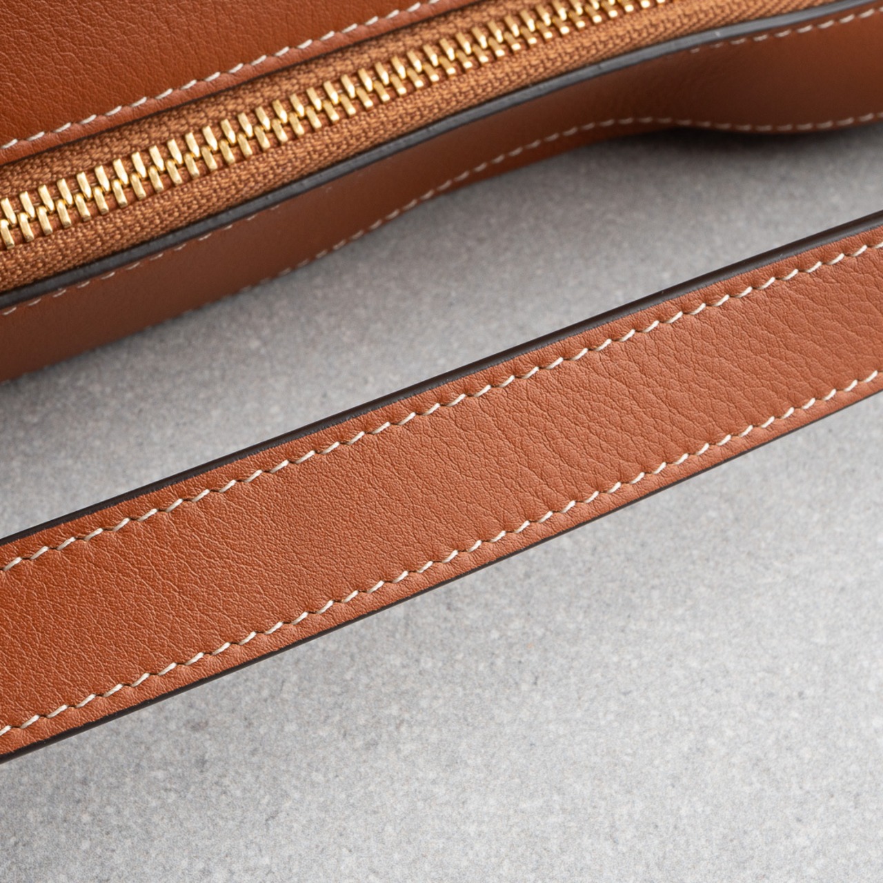 セリーヌ ロミー ミディアム ショルダーバッグ ブラウン レザー